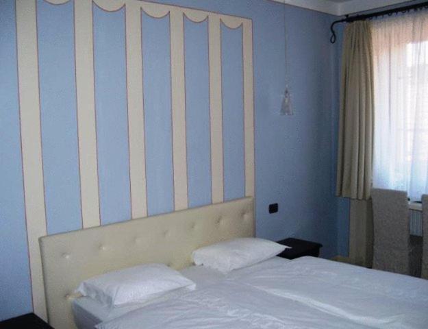 Hotel Casa Arizzoli Cannobio Pokój zdjęcie